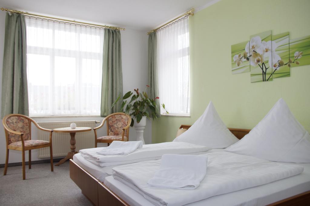 Ratskeller Thum Hotel Екстериор снимка