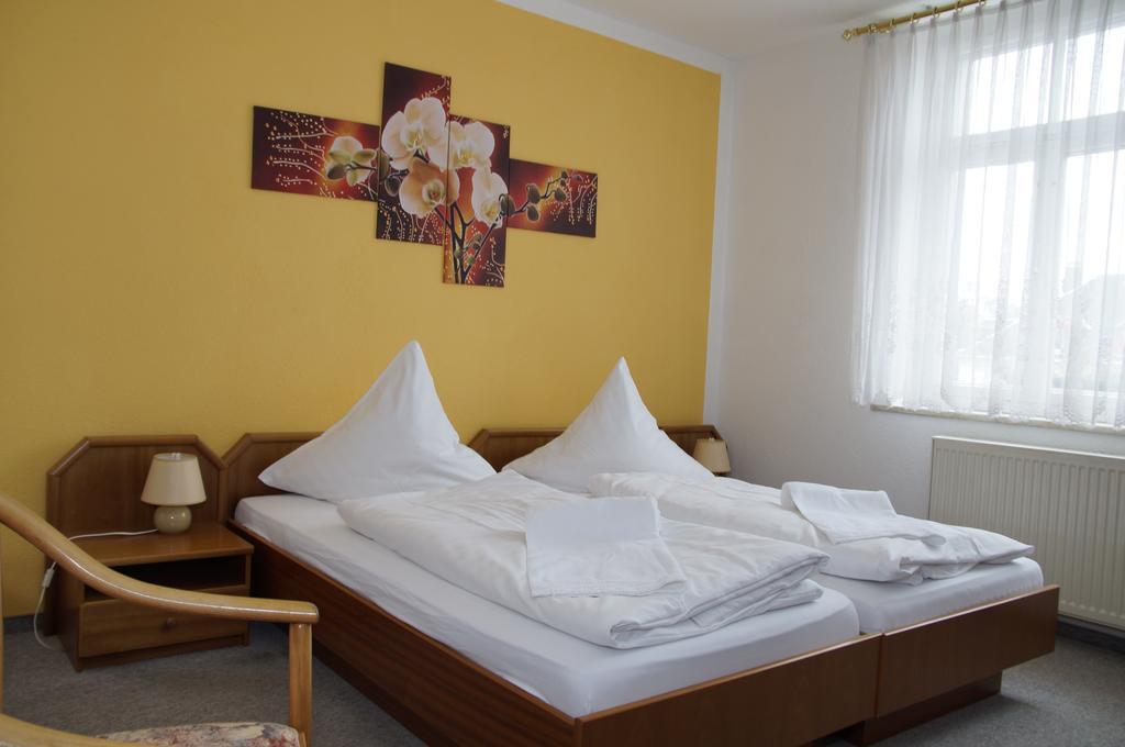 Ratskeller Thum Hotel Екстериор снимка