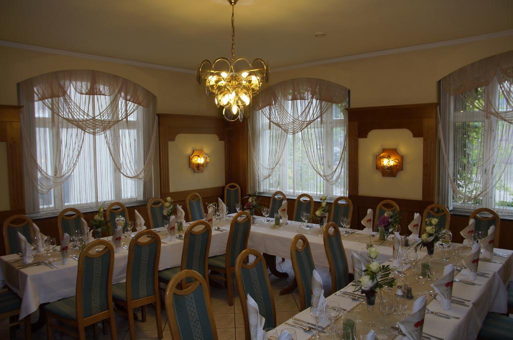 Ratskeller Thum Hotel Екстериор снимка