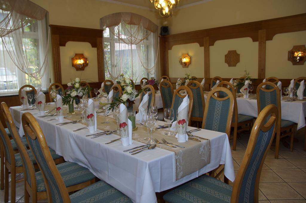 Ratskeller Thum Hotel Екстериор снимка