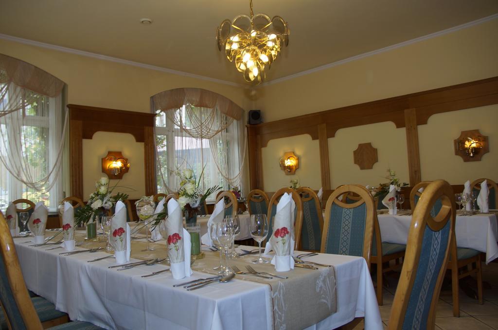 Ratskeller Thum Hotel Екстериор снимка